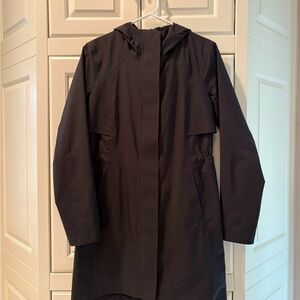 Lululemon Black Hooded Jacket in size 4